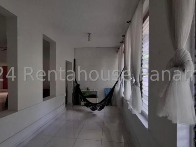 Apartamento en Venta en Balboa Panamá 142 m2. 3 hab