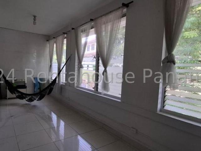 Apartamento en Venta en Balboa Panamá 142 m2. 3 hab