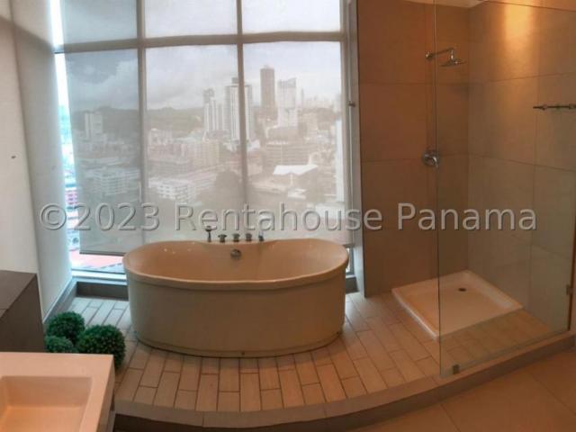 Apartamento en Venta en Balboa Panamá 157 m2. 1 hab