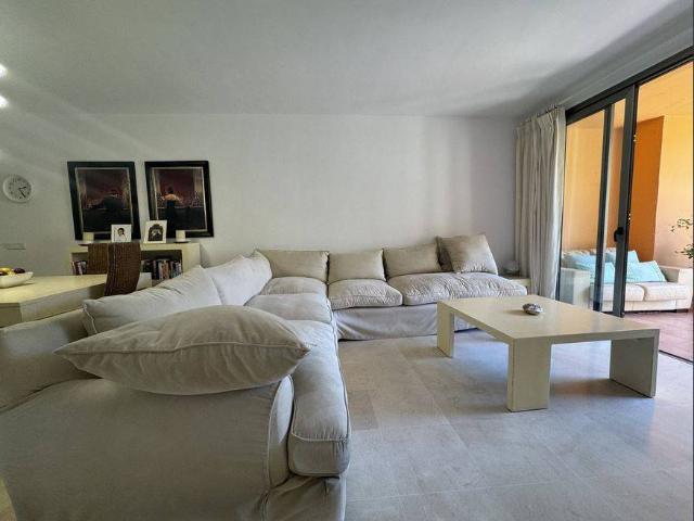 Apartamento en venta en Barriada Islas Canarias, Costa del Sol Occidental