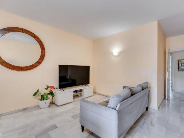 Apartamento en venta en Barriada Islas Canarias, Costa del Sol Occidental