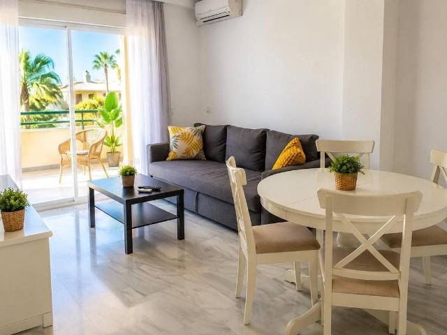 Apartamento en venta en Barriada Islas Canarias, Costa del Sol Occidental