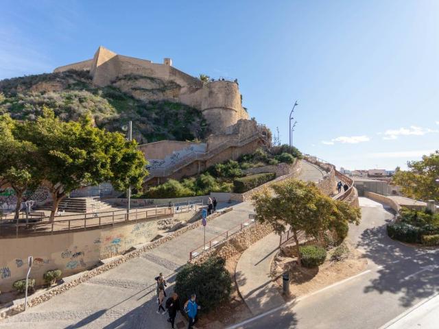 Apartamento en venta en Casco Antiguo - Santa Cruz - Ayuntamiento, Alacant / Alicante