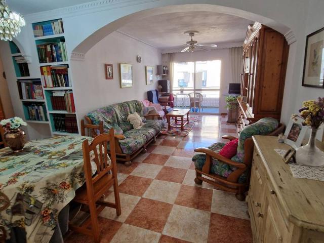 Apartamento en venta en Barriada Islas Canarias, Costa del Sol Occidental