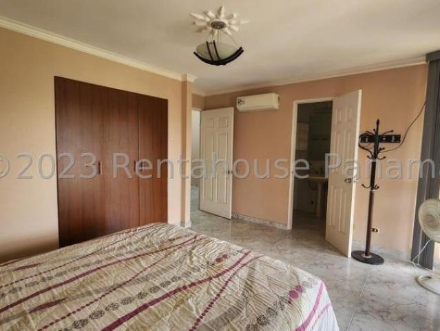 Apartamento en Venta en Colón Cristobal Colón 190 m2. 4 hab