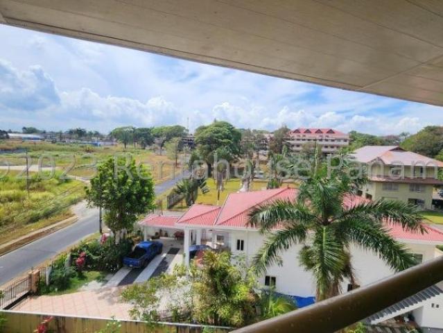 Apartamento en Venta en Colón Cristobal Colón 190 m2. 4 hab