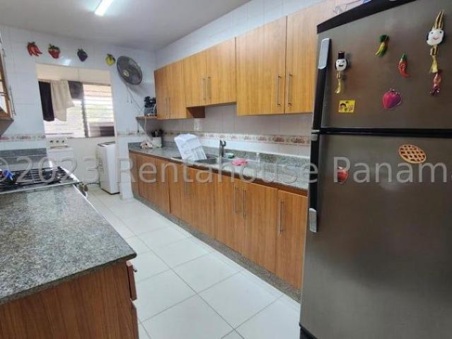 Apartamento en Venta en Colón Cristobal Colón 190 m2. 4 hab