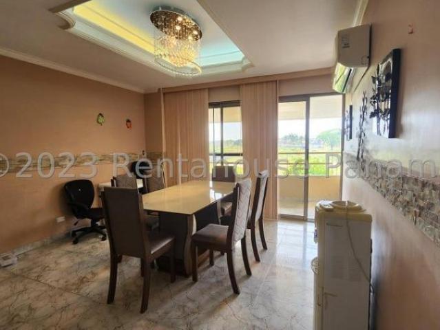 Apartamento en Venta en Colón Cristobal Colón 190 m2. 4 hab