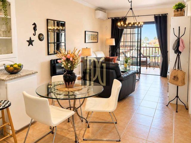 Apartamento en venta en Costa del Silencio, Arona