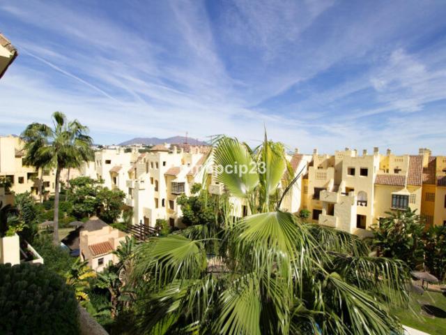 Piso en venta en Castillo de la Duquesa, Costa del Sol Occidental