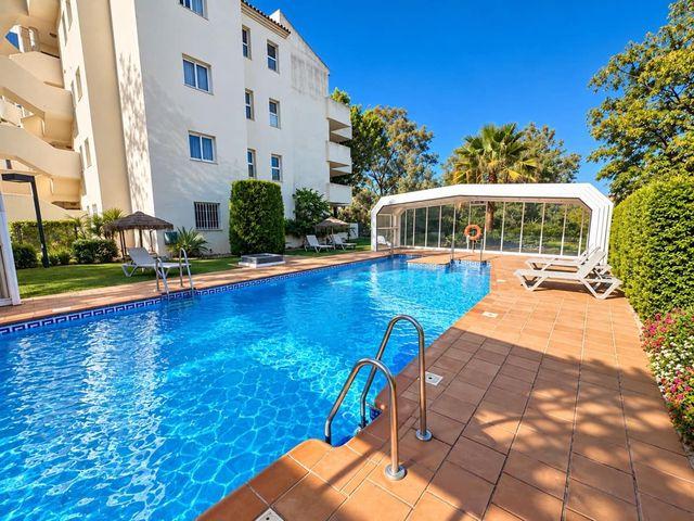 Apartamento en venta en Artola, Marbella