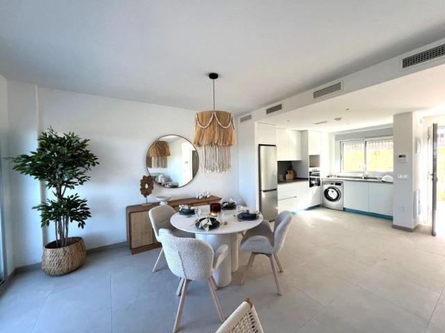 Apartamento en venta en Barriada Islas Canarias, Costa del Sol Occidental
