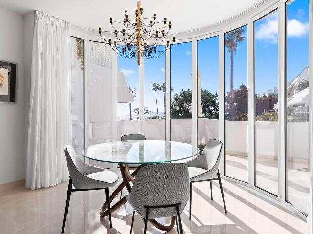 Apartamento en venta en Barriada Islas Canarias, Estepona