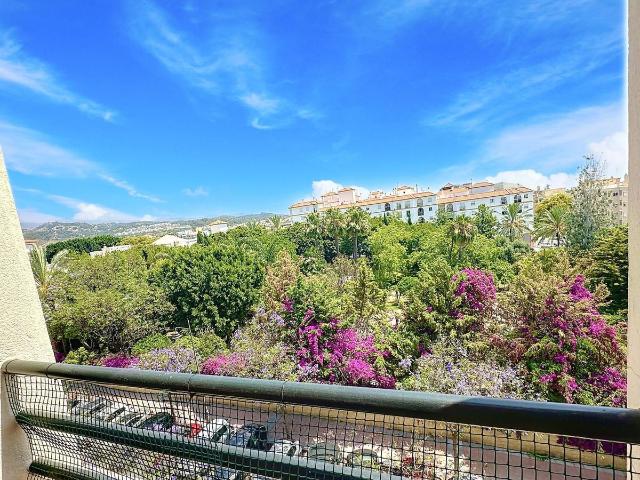 Apartamento en venta en Estepona