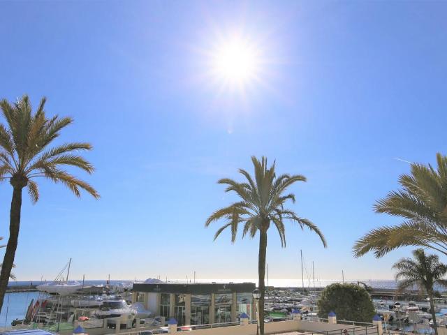 Apartamento en venta en Ronda del Mar, Estepona