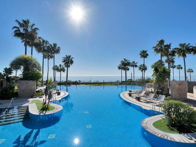 Apartamento en venta en Estepona, Garden Beach