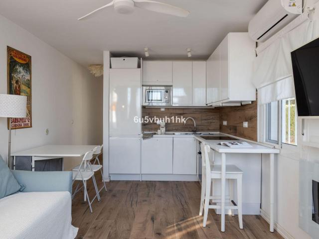 Apartamento en venta en Barriada Islas Canarias, Costa del Sol Occidental