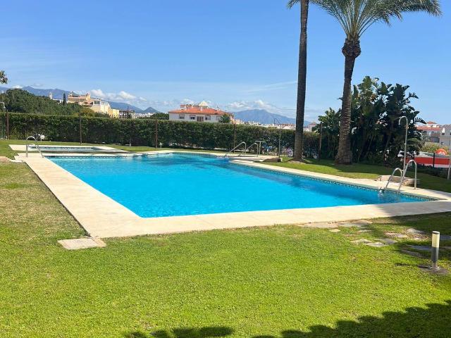 Apartamento en venta en Barriada Islas Canarias, Costa del Sol Occidental