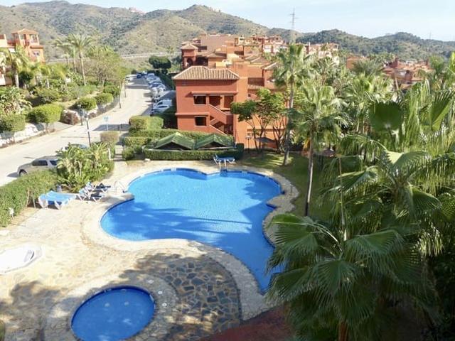 Apartamento en venta en Artola, Marbella