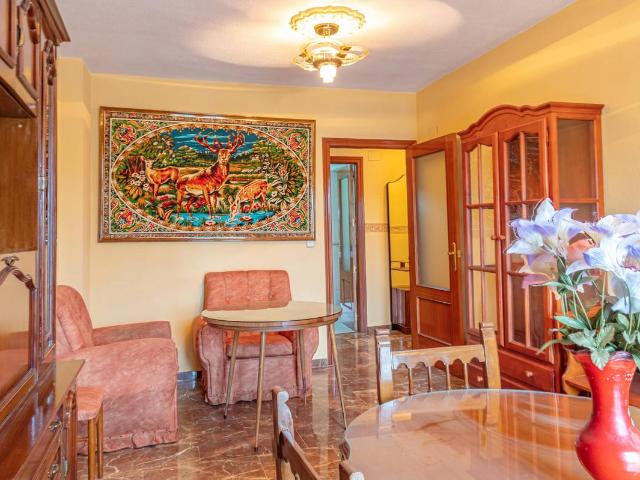 Apartamento en venta en Linares, Andalucía