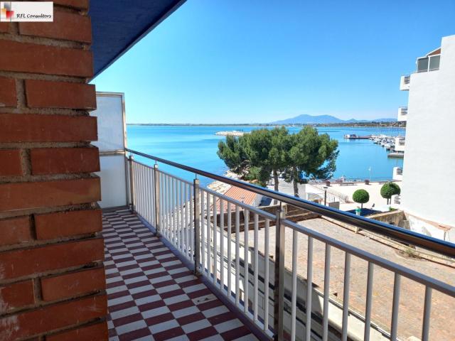 Apartamento en venta en L'ampolla