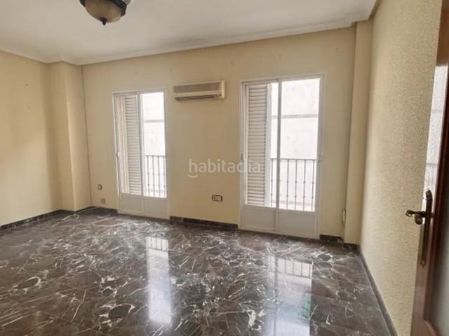 Apartamento en venta en Linares, Andalucía