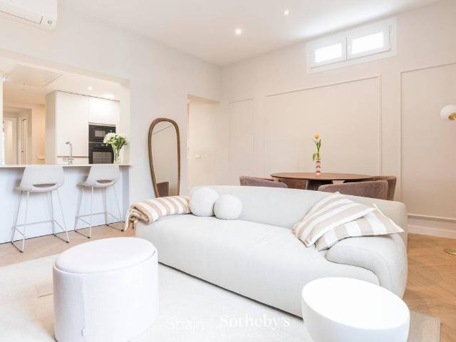 Apartamento en venta en Cortes, Madrid