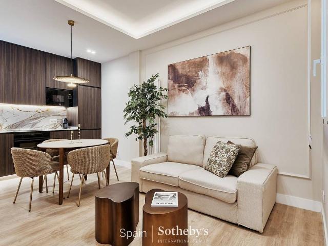 Apartamento en venta en Cortes, Madrid