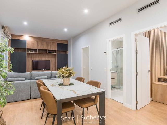 Apartamento en venta en Cortes, Madrid