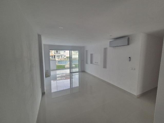 Apartamento en venta en Urbanización Villas del Lago, La Axarquía