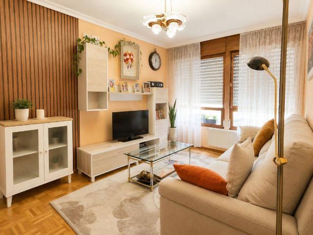 Apartamento en venta en Santolaya, Siero