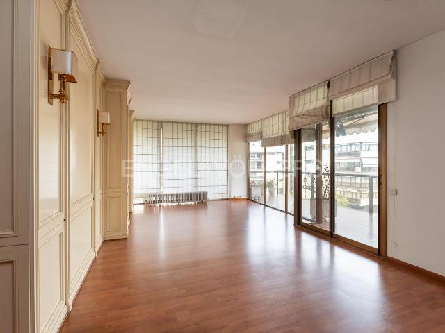 Apartamento en venta en Madrid, Cortes