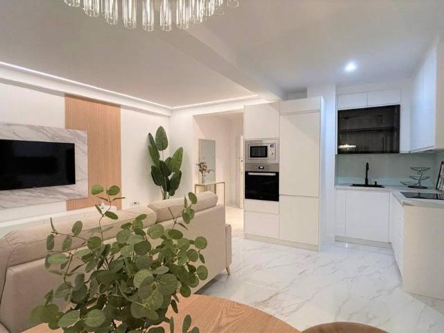 Apartamento en venta en Torremolinos, Málaga