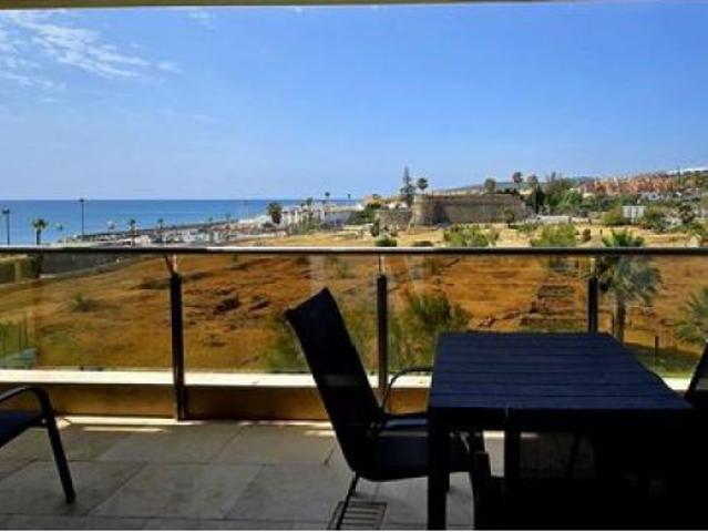 Piso en venta en Castillo de la Duquesa, Costa del Sol Occidental