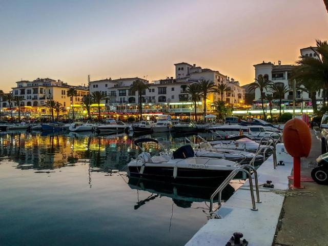 Apartamento en venta en Castillo de la Duquesa, Costa del Sol Occidental