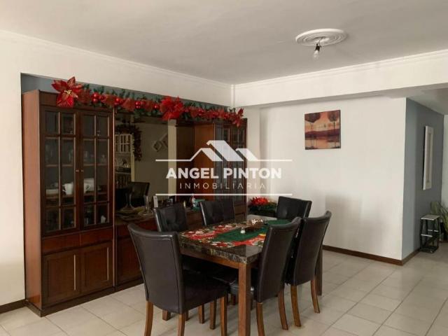 Apartamento en venta en Cacique Mara, Maracaibo