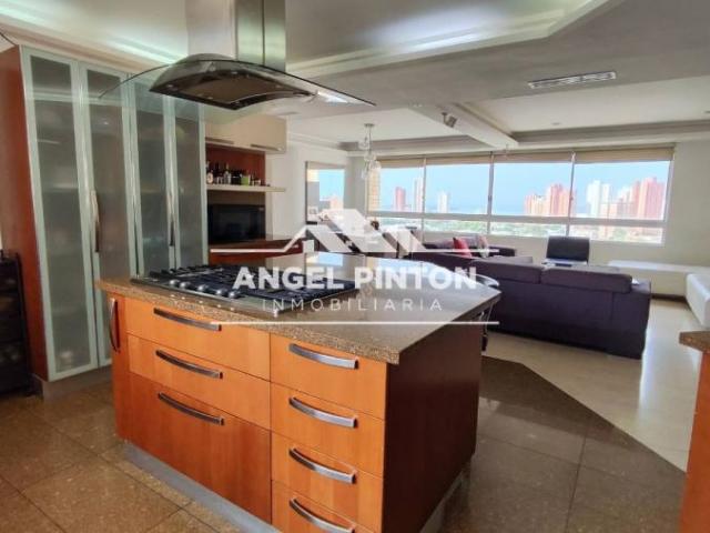 Apartamento en venta en Cacique Mara, Maracaibo