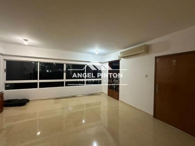Apartamento en venta en Cacique Mara, Maracaibo