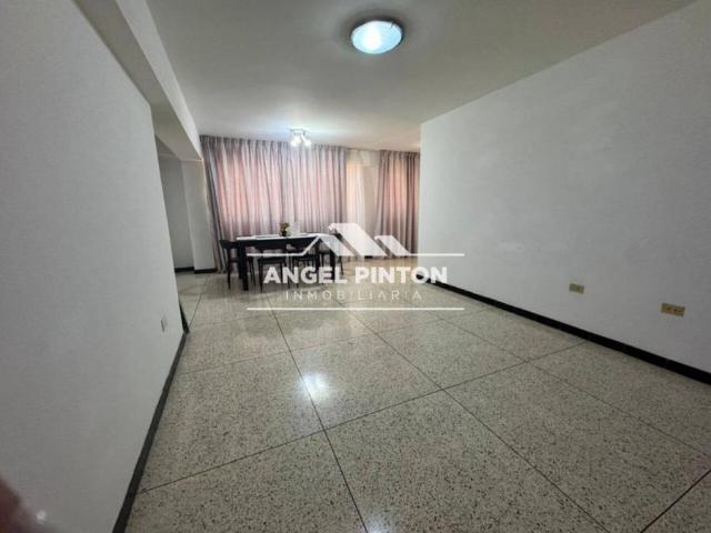 Apartamento en venta en Cacique Mara, Maracaibo
