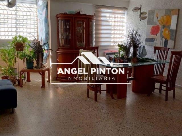 Apartamento en venta en Cacique Mara, Maracaibo