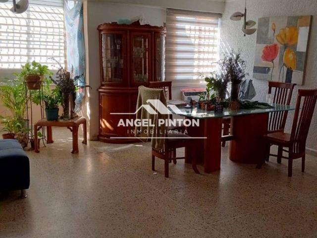 Apartamento en venta en Cacique Mara, Maracaibo