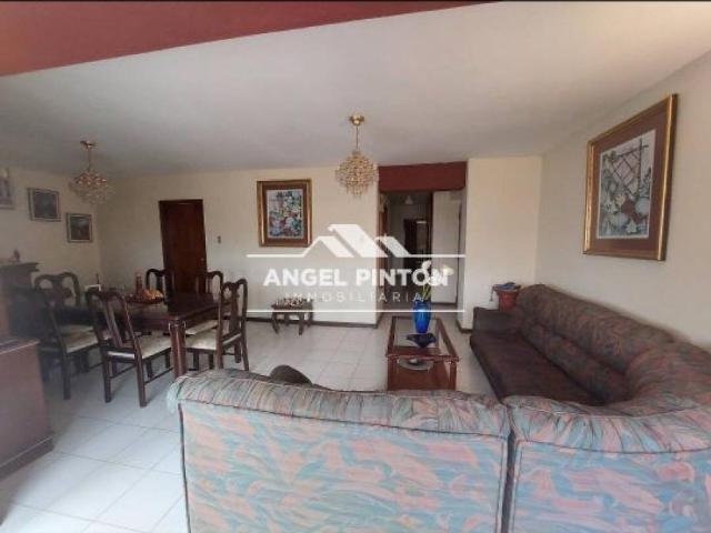 Apartamento en venta en Cacique Mara, Maracaibo
