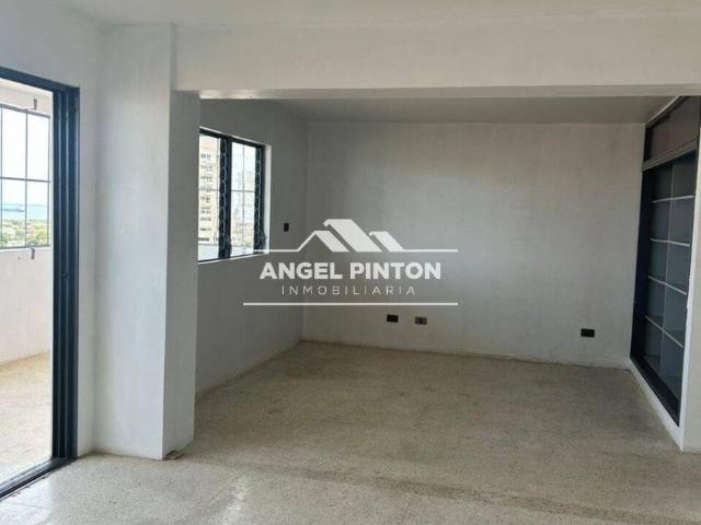 Apartamento en venta en Cacique Mara, Maracaibo