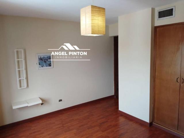 Apartamento en venta en Cacique Mara, Maracaibo