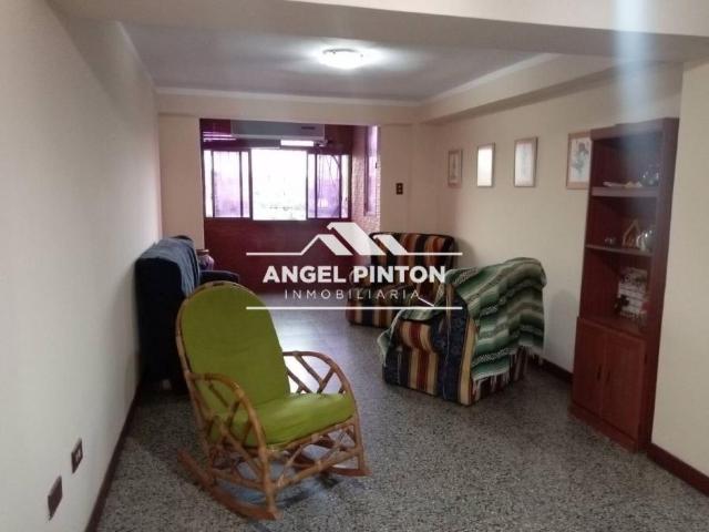 Apartamento en venta en Cacique Mara, Maracaibo