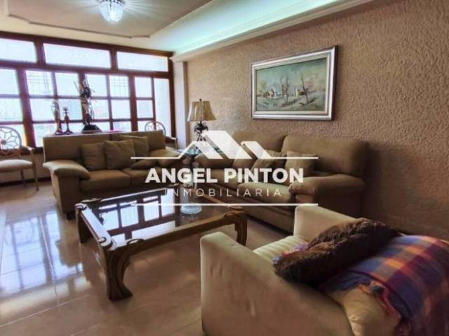 Apartamento en venta en Cacique Mara, Maracaibo