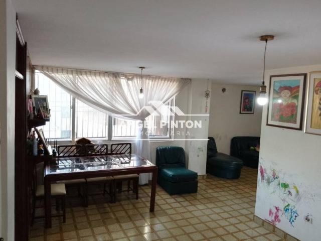 Apartamento en venta en Cacique Mara, Maracaibo