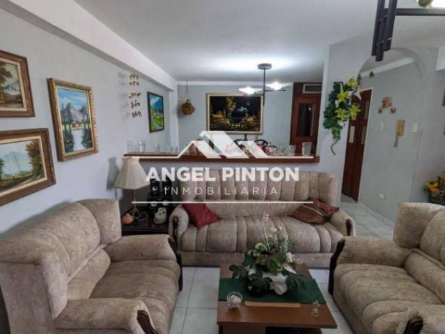 Apartamento en venta en Cacique Mara, Maracaibo