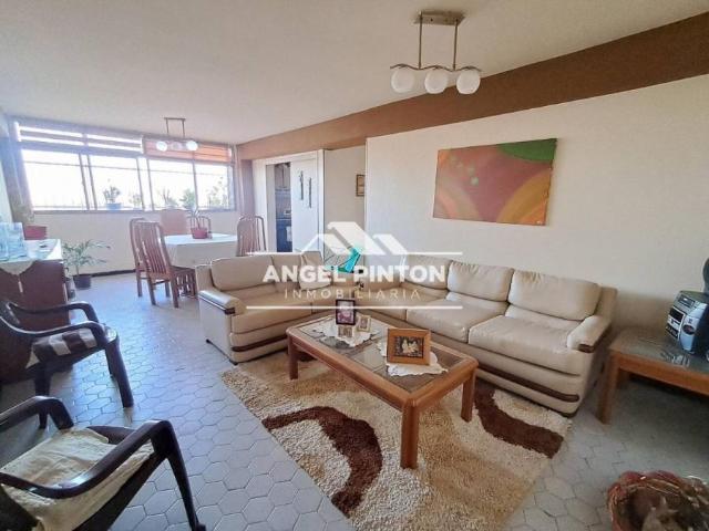 Apartamento en venta en Cacique Mara, Maracaibo