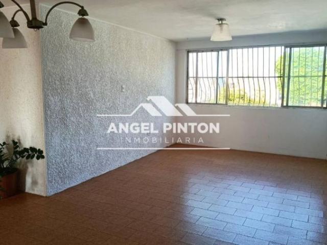Apartamento en venta en Cacique Mara, Maracaibo